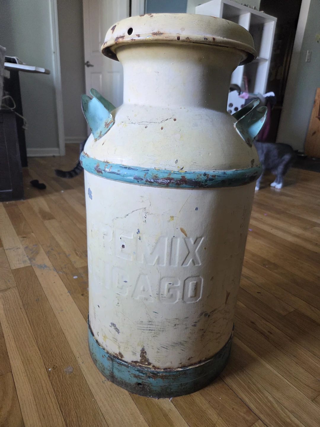 Remix Chicago Vintage Milk Can