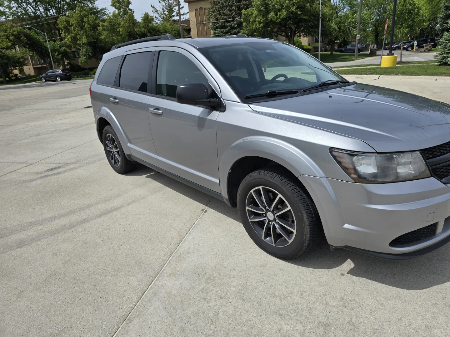 2017 Silver Dodge Journey SUV - photo 3