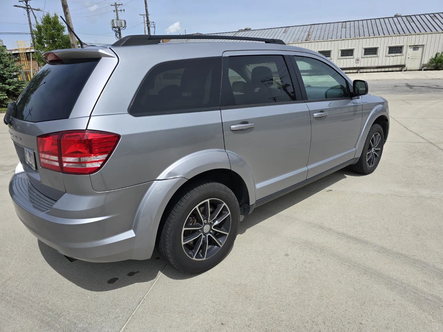 2017 Silver Dodge Journey SUV - photo 4