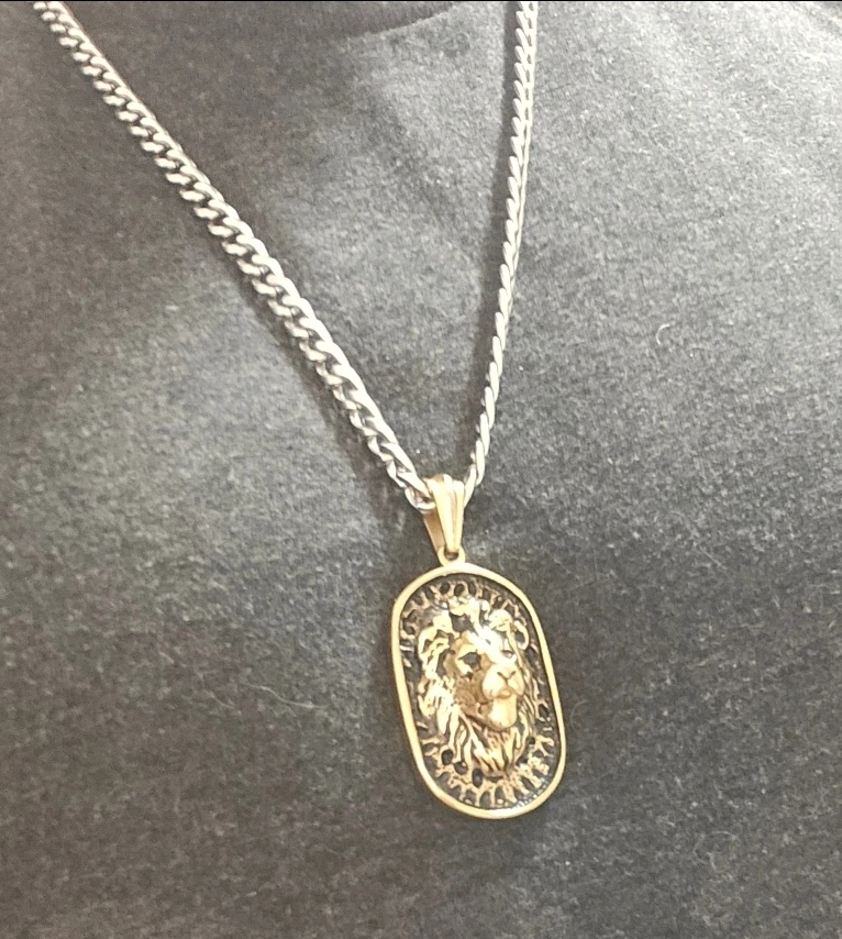 Gold Tone Lion Head Pendant