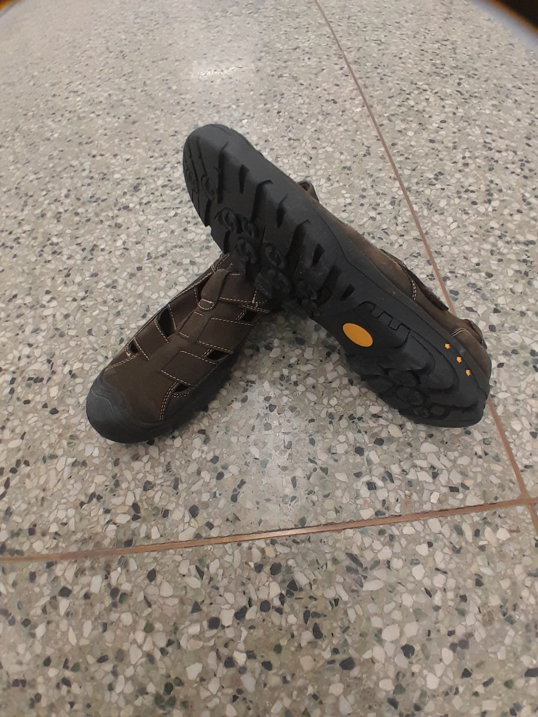 Keen Brown H2 Outdoor Sandals Size 10 - photo 2