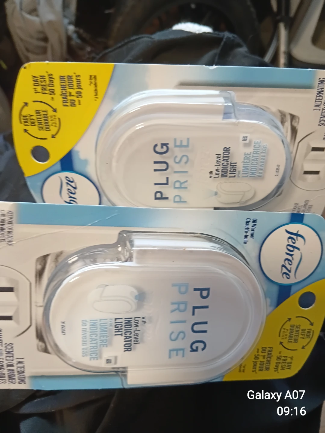 Febreze Plug In Air Freshener with Low-Level Indicator Light