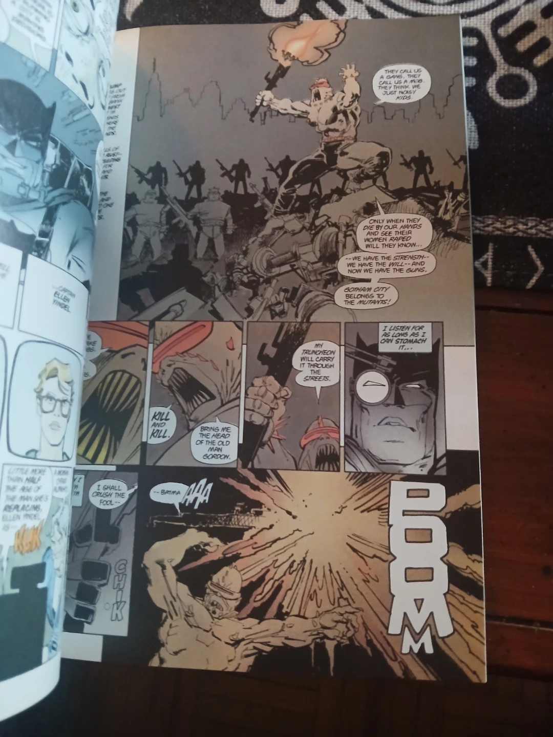 Batman: The Dark Knight Returns Graphic Novel - photo 2