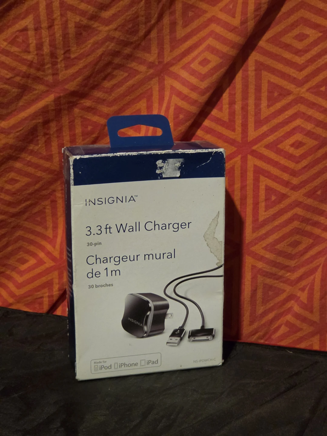 Insignia 3.3 ft 30-pin Wall Charger
