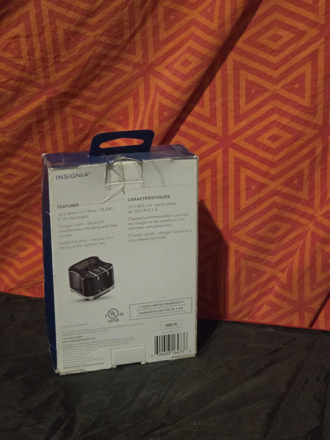 Insignia 3.3 ft 30-pin Wall Charger - photo 4
