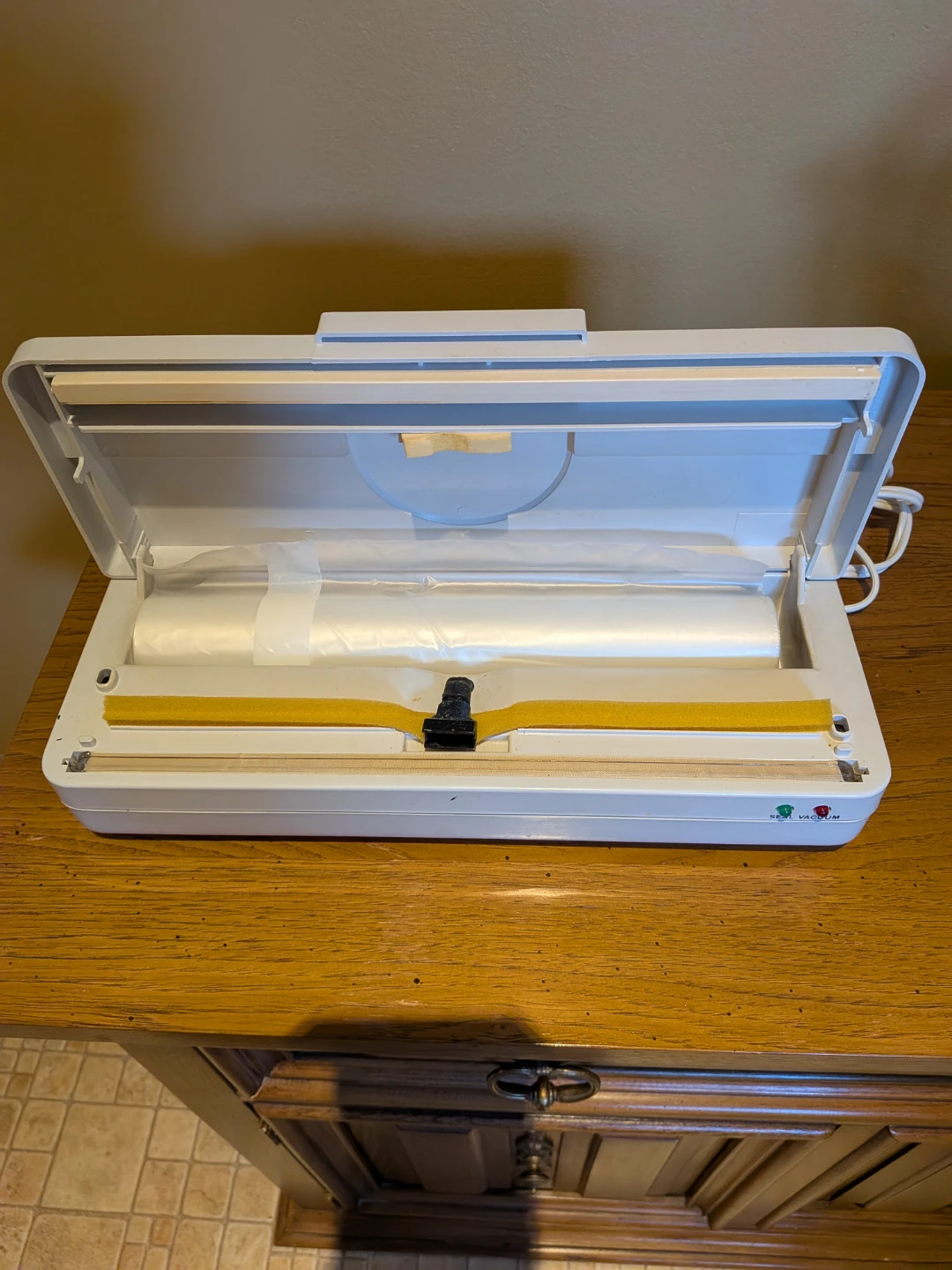 White Vacuum Sealer Machine - photo 2