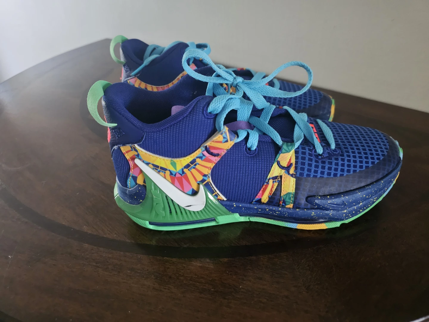 Nike LeBron Witness 5 Basketball Shoes