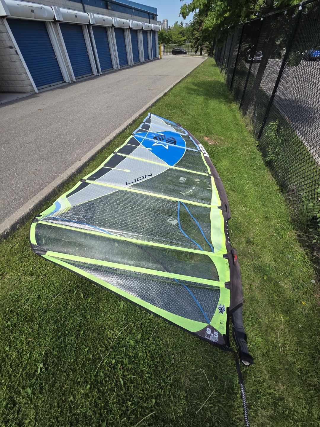 Used Ezzy Sails 9.5 Windsurf Sail - photo 2
