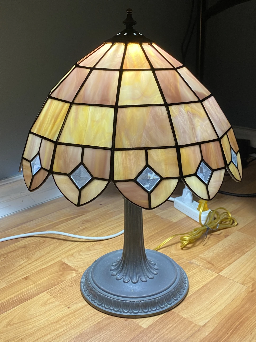 2 Tiffany Style Stained Glass Table Lamp - photo 2