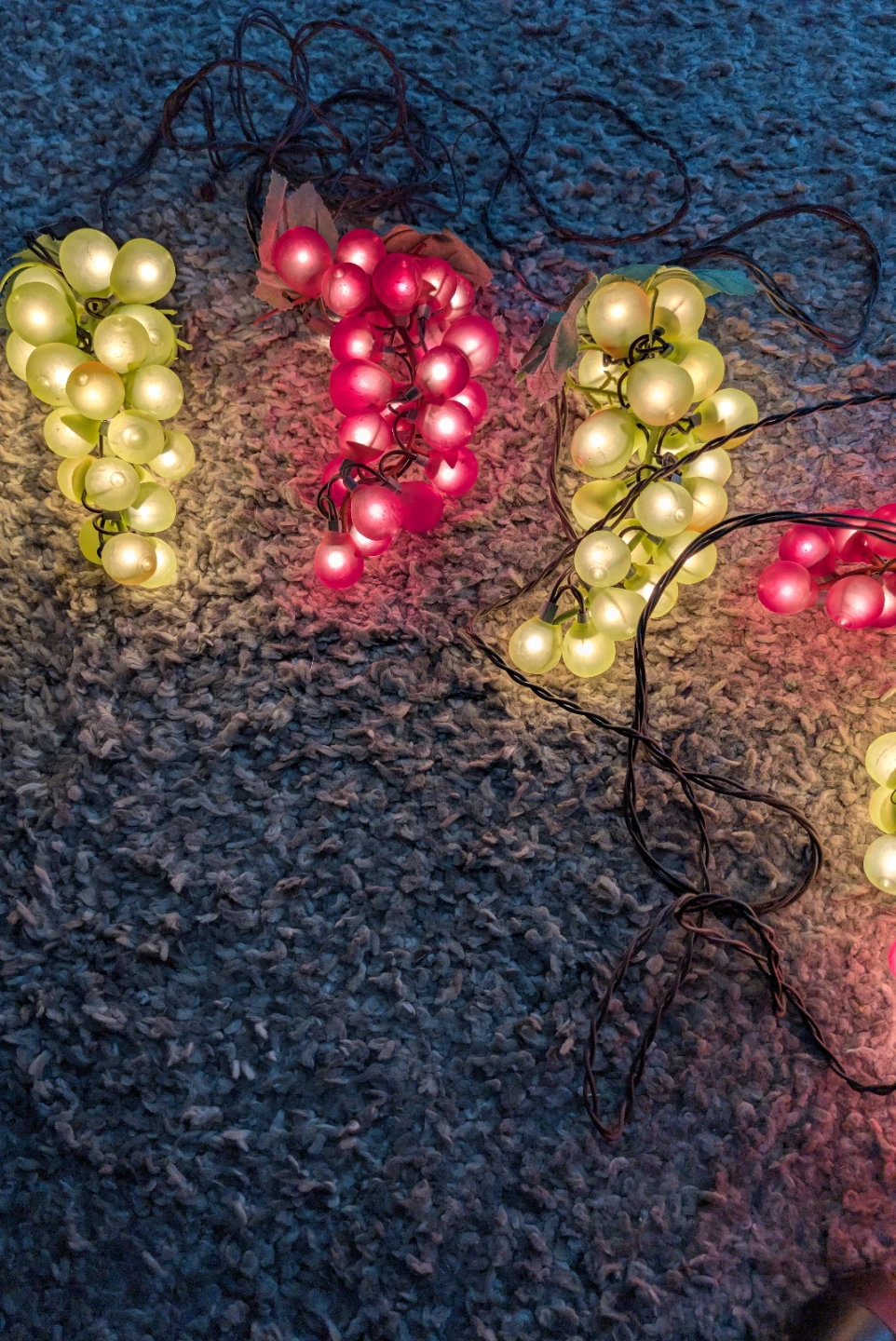 Grape Cluster String Lights - Red and Yellow - photo 2