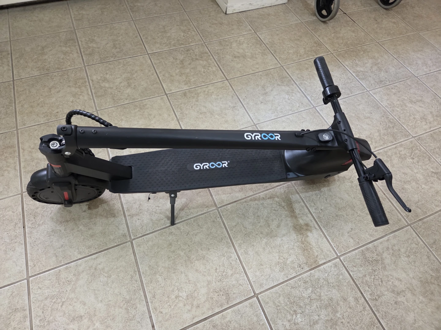 GYROOR Electric Scooter - photo 2