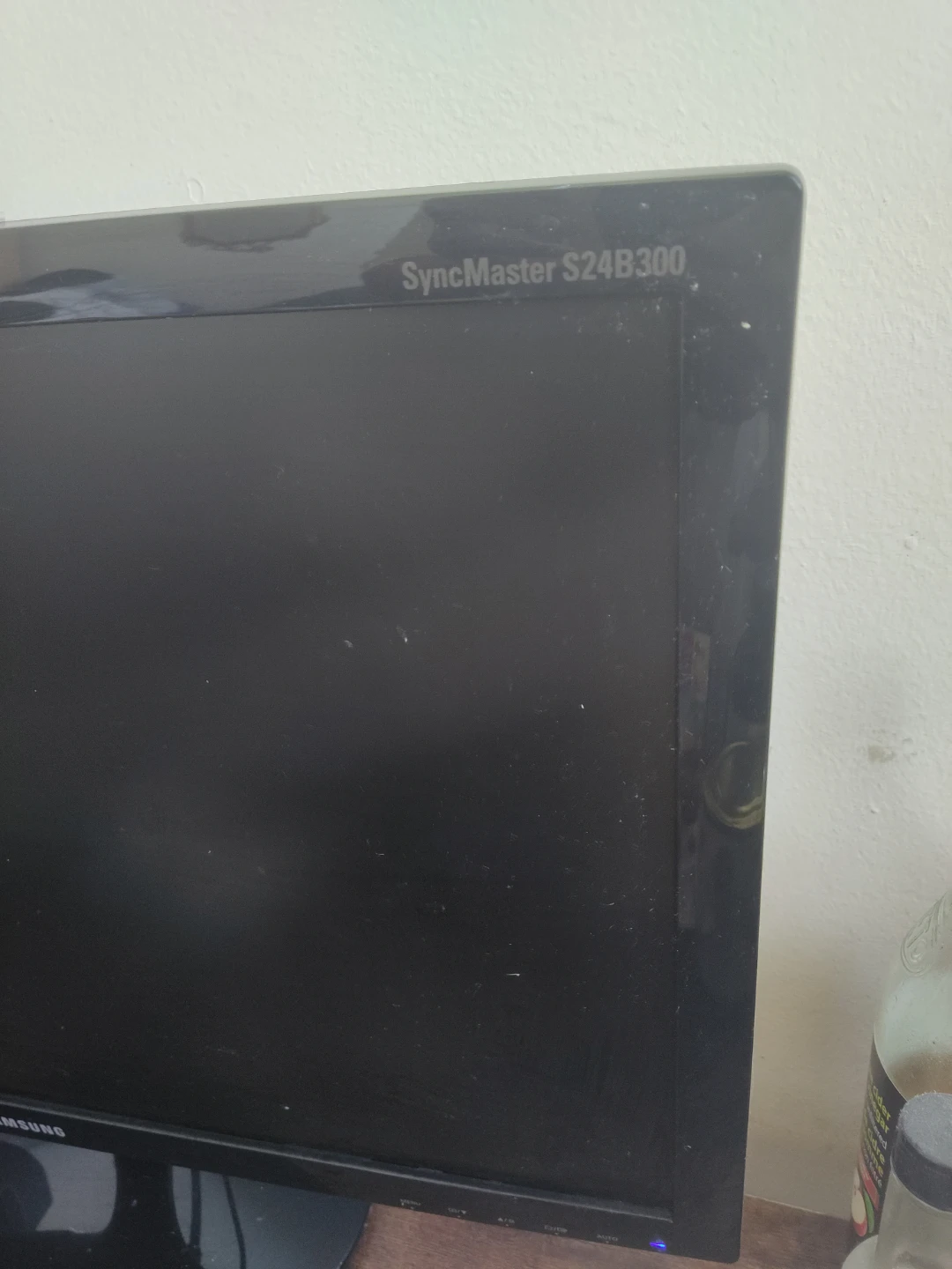 Samsung SyncMaster S24B300 24" Monitor - photo 2