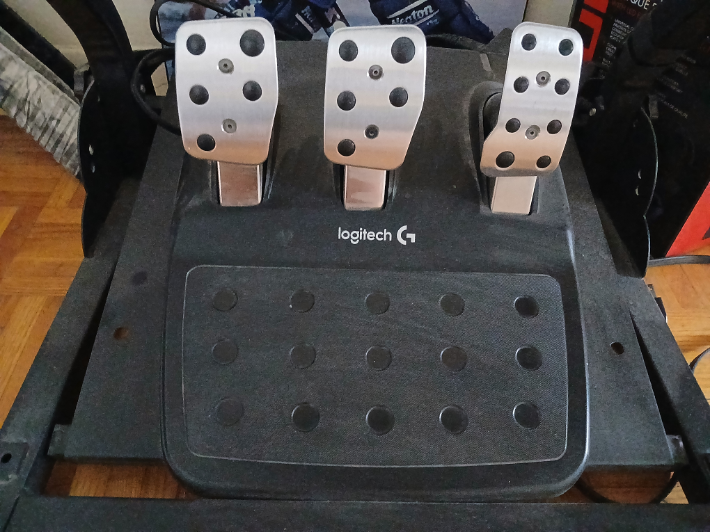 Logitech G G923 Racing Wheel and Pedals - photo 3