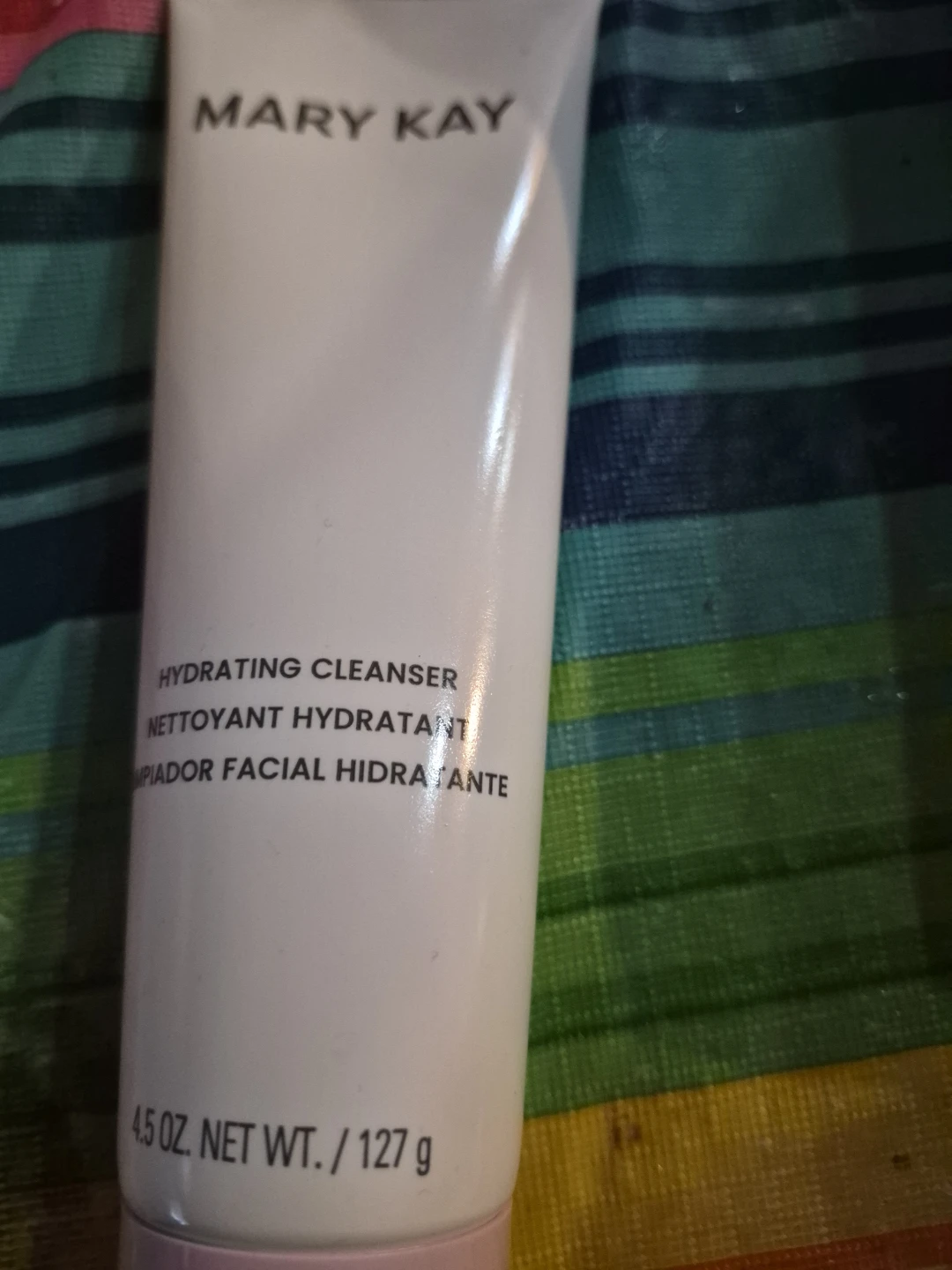 Mary Kay Hydrating Cleanser - 4.5 oz - photo 2