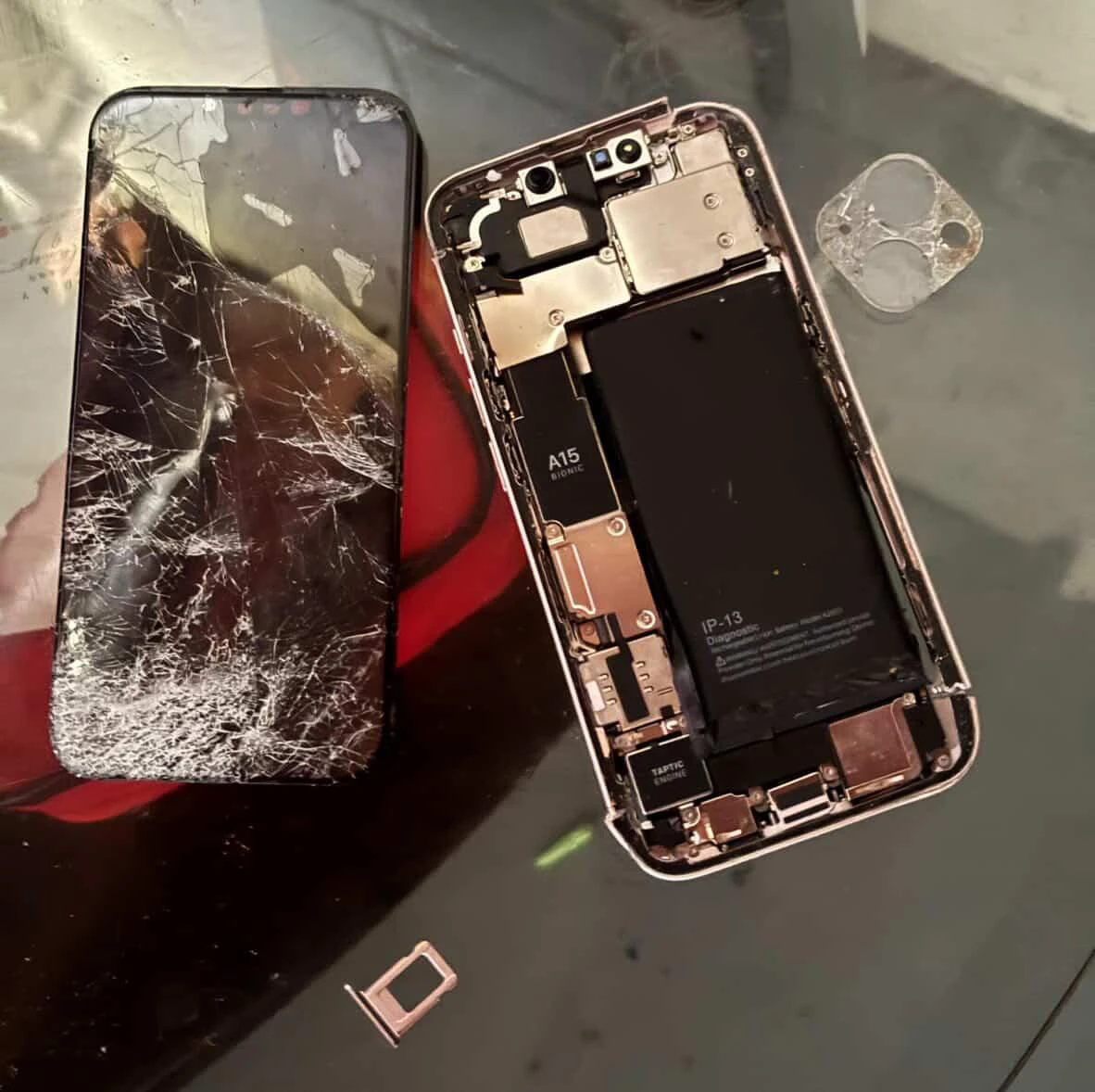 Apple iPhone 13 - For Parts - photo 2