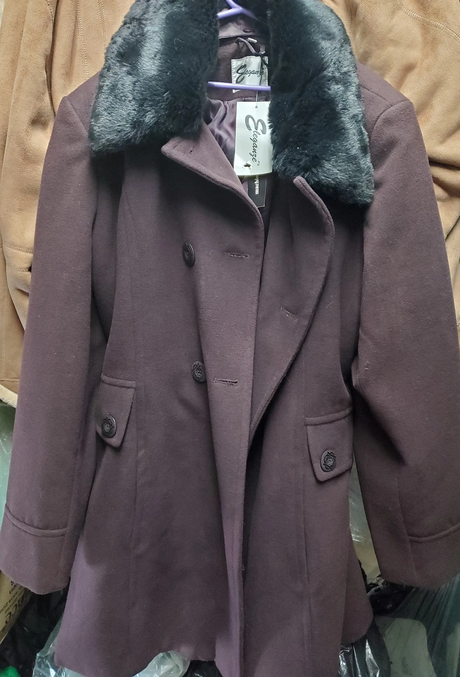 Winter jacket with faux fur neck lining