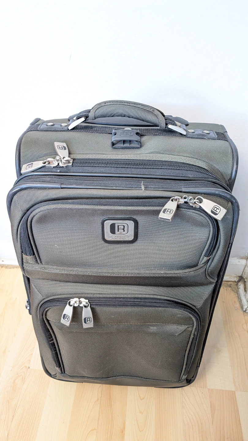 Reaction Kenneth Cole Rolling Carry-On Suitcase - photo 2