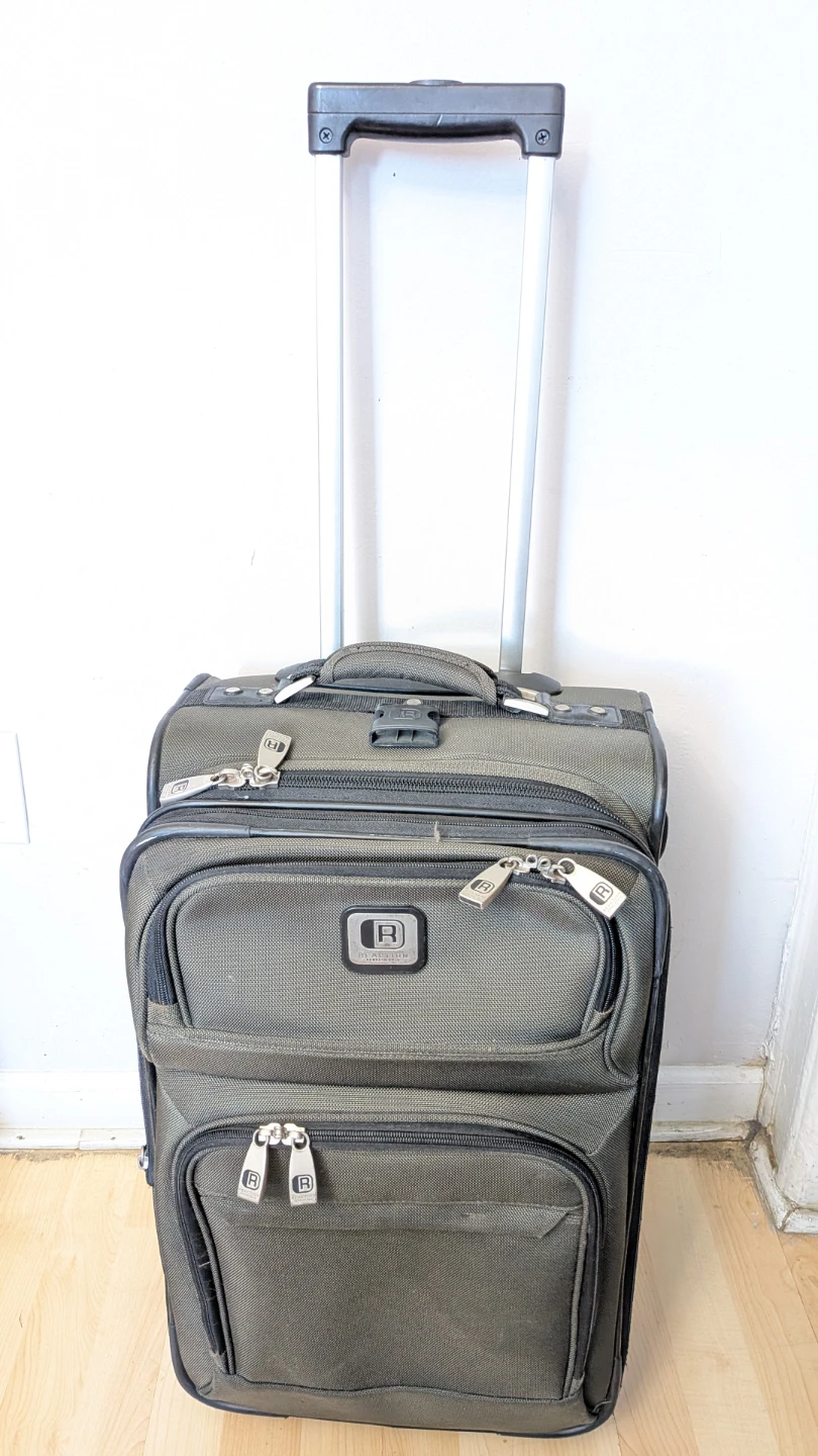 Reaction Kenneth Cole Rolling Carry-On Suitcase - photo 4