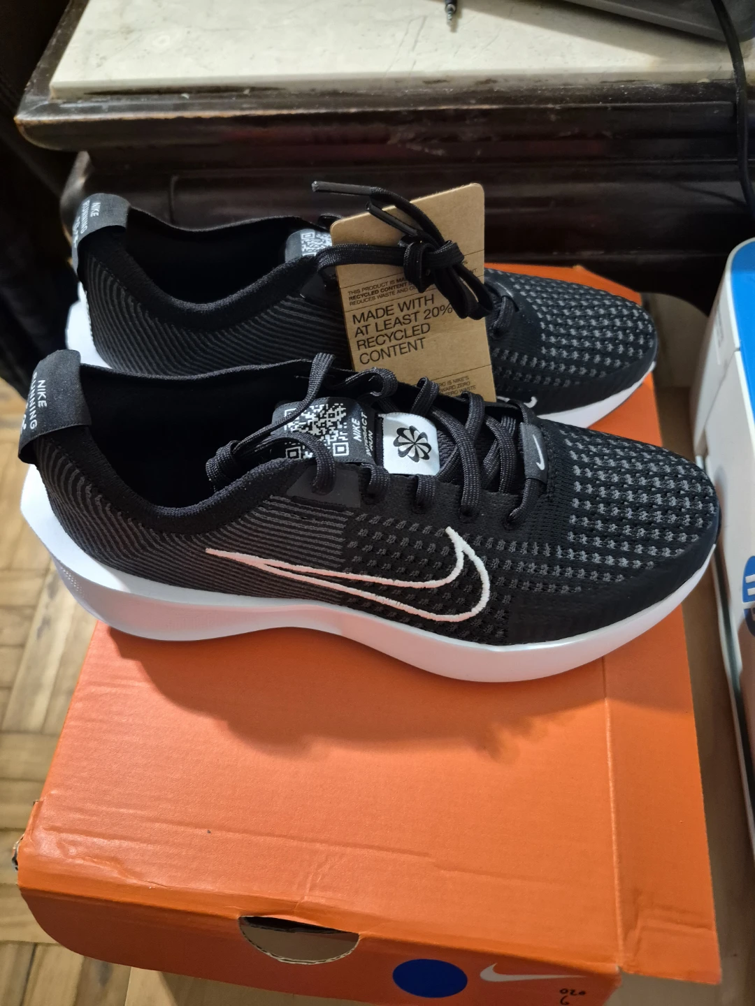 BNIB)Nike Size 7 Interact Run Running Shoes - Black - photo 4