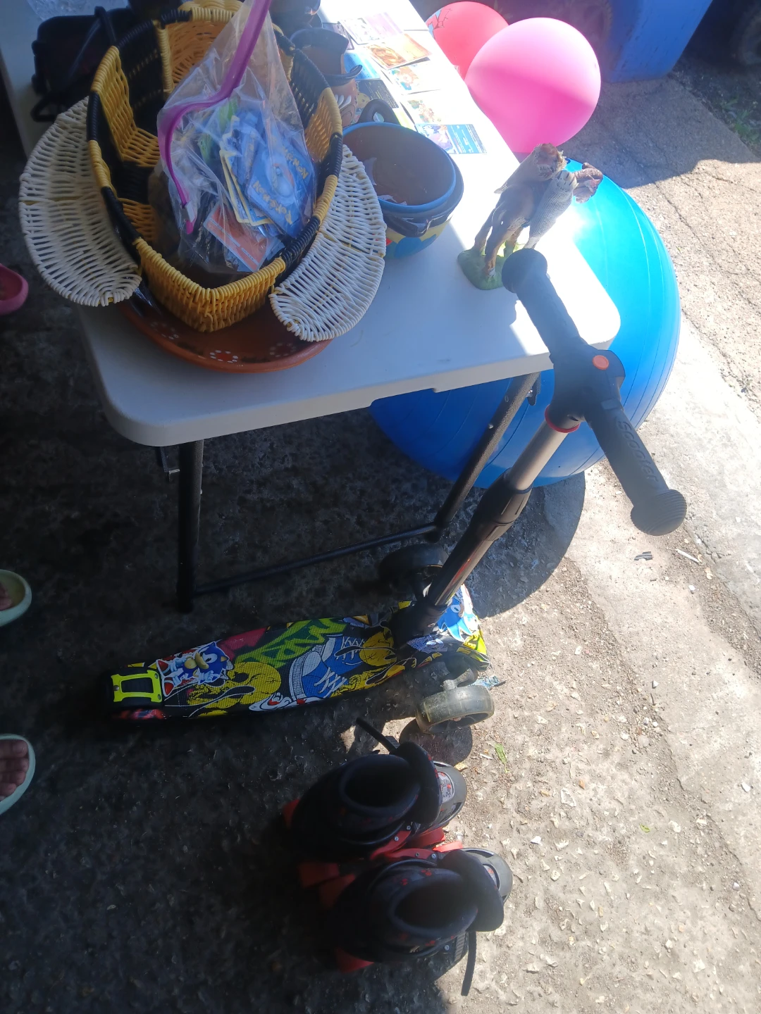 Kids Scooter with Character Graphics - photo 4