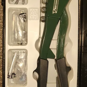 Benchmark Rivet Gun Set