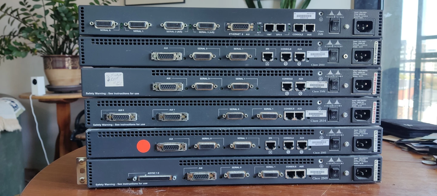 Cisco 2500 Series Routers