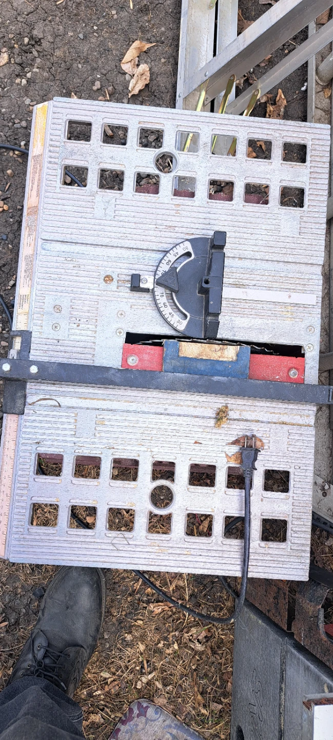 Delta Table Saw - photo 2