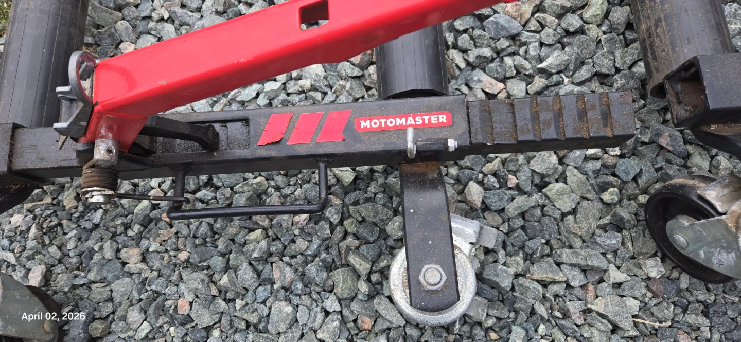 Motomaster Car Stand - photo 2