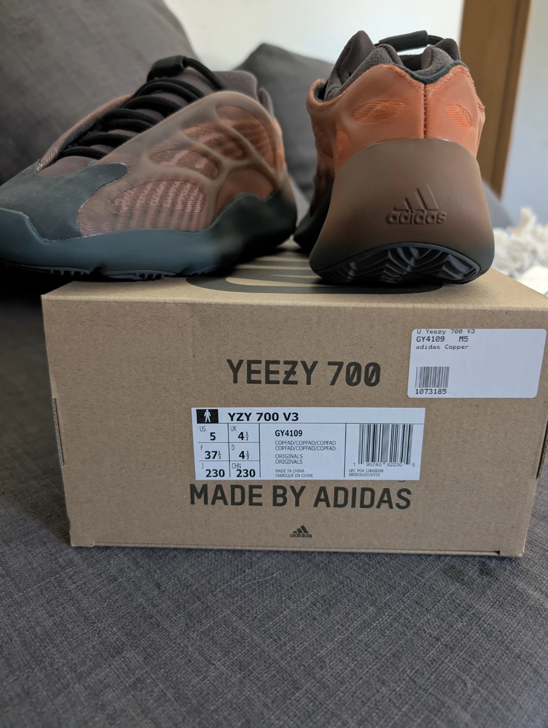 Adidas Yeezy 700 V3 GY4109 "Copper" Size 5 US - photo 4