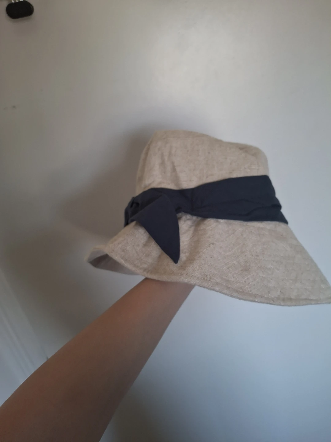 Beige Linen Bucket Hat with Dark Blue Bow - photo 2