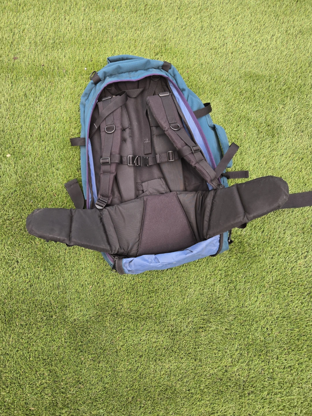 Hiking Backpack 65L Good Shape. $20 - photo 3