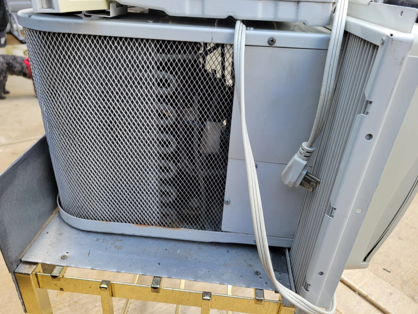 Whirlpool Window Air Conditioner - photo 2