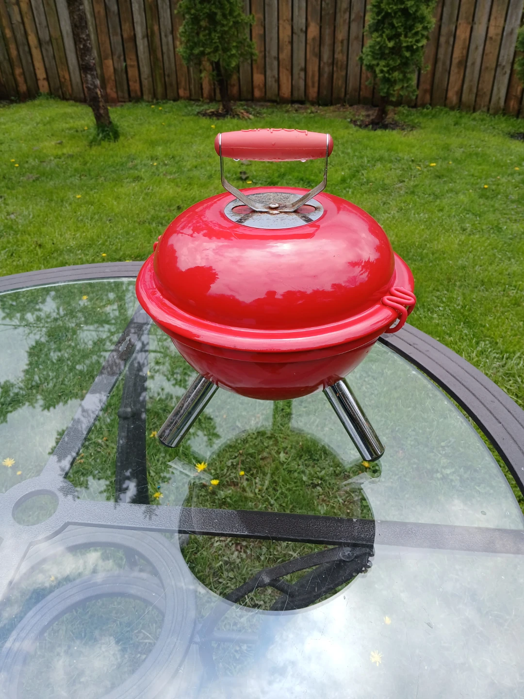 Portable charcoal BBQ Grill bodum