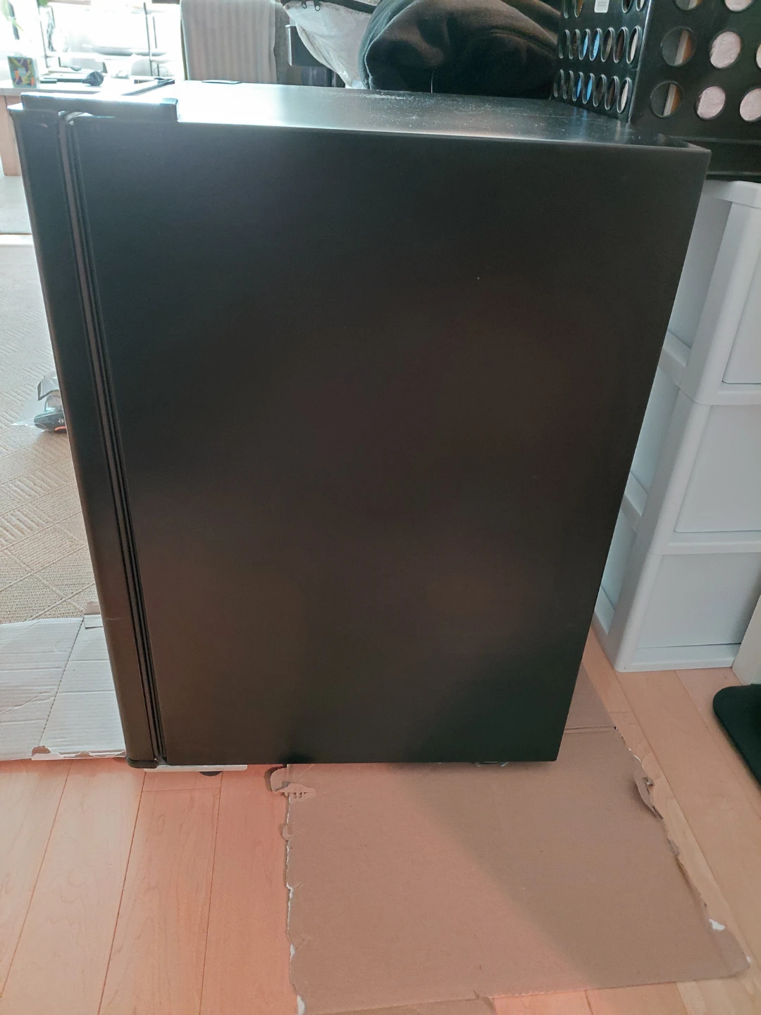 Proctor Silex Mini Refrigerator - photo 2