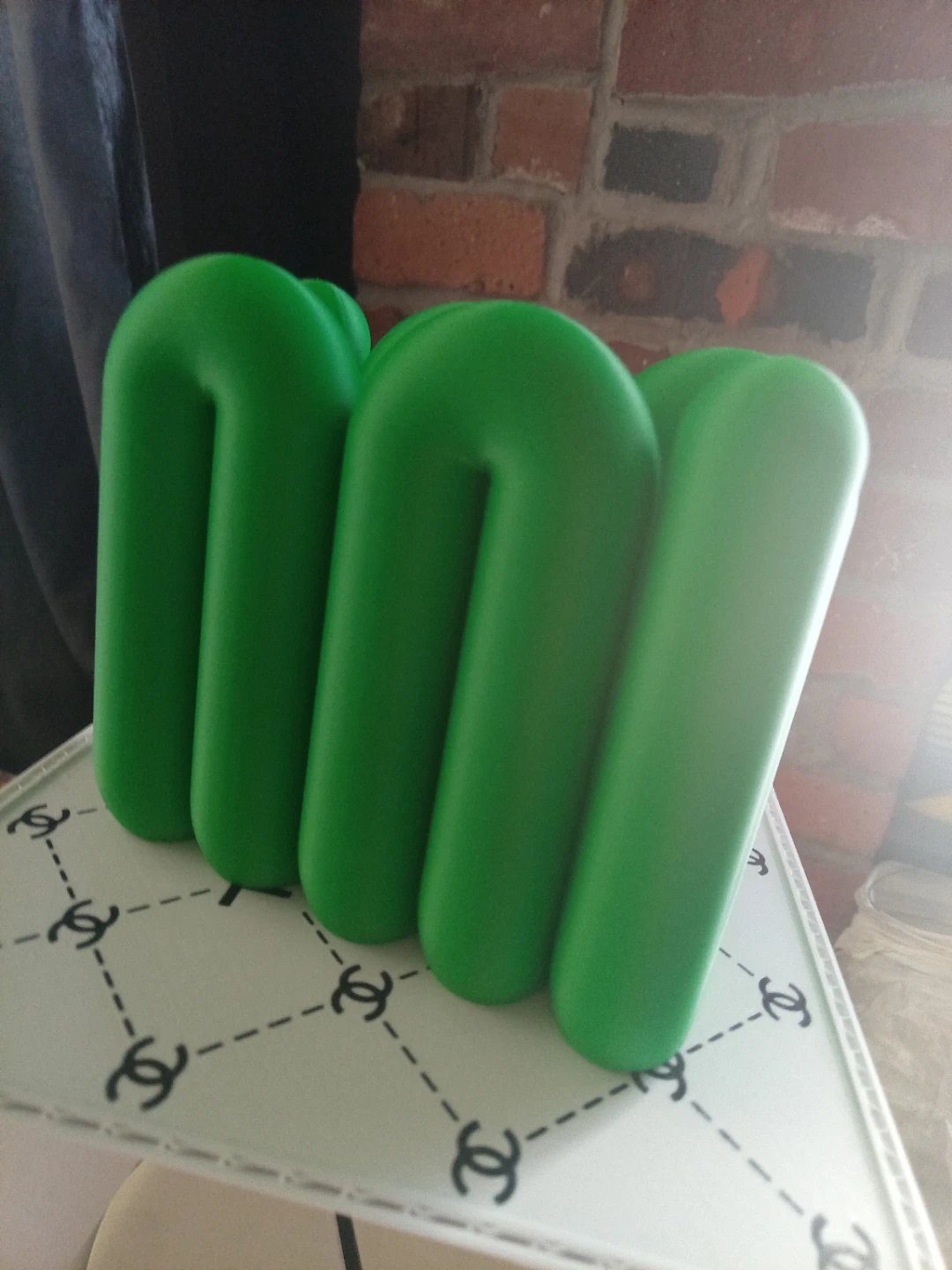 Laptop space saving holder - photo 4