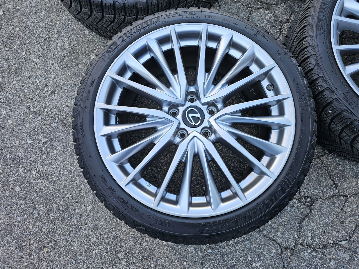LEXUS IS, ES WINTER PACKAGE 235/40 R19 - photo 4
