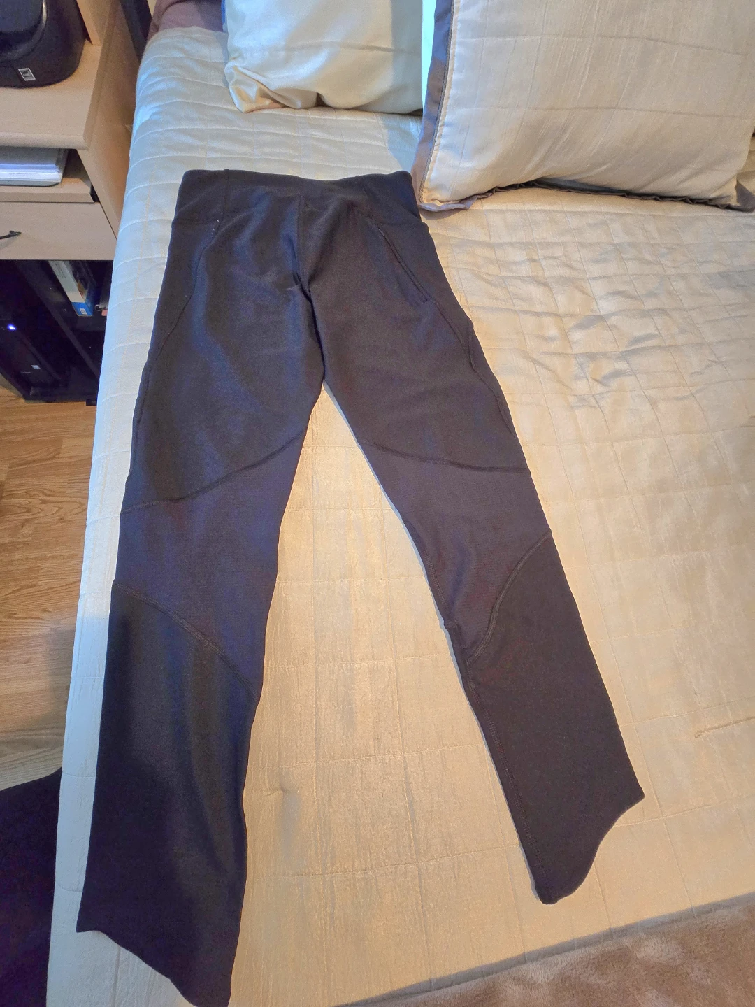 Under Armour Black Capris Size M