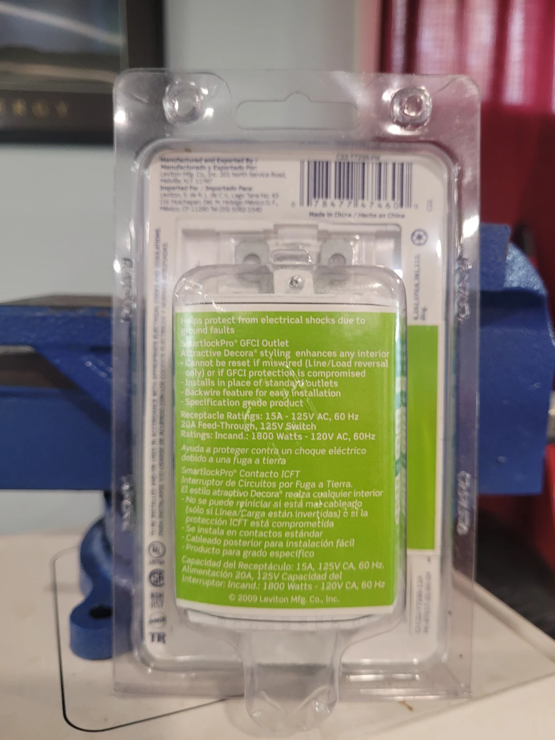 Leviton SmartlockPro Tamper Resistant GFCI Outlet and Switch - photo 2