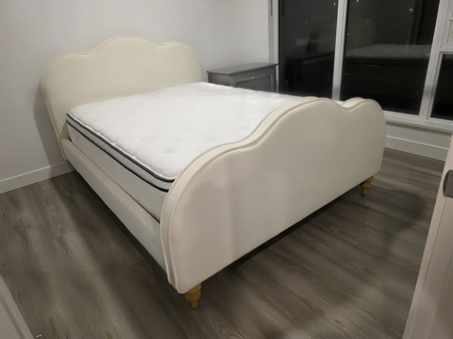 Moe's Jacqueline Queen Cream Velvet Scalloped Bed Frame - photo 2