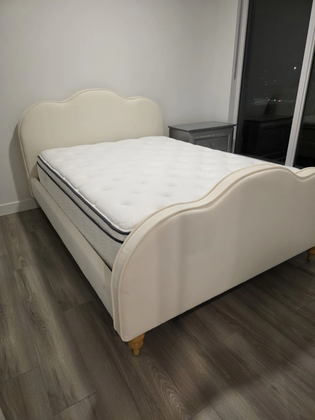 Moe's Jacqueline Queen Cream Velvet Scalloped Bed Frame - photo 3