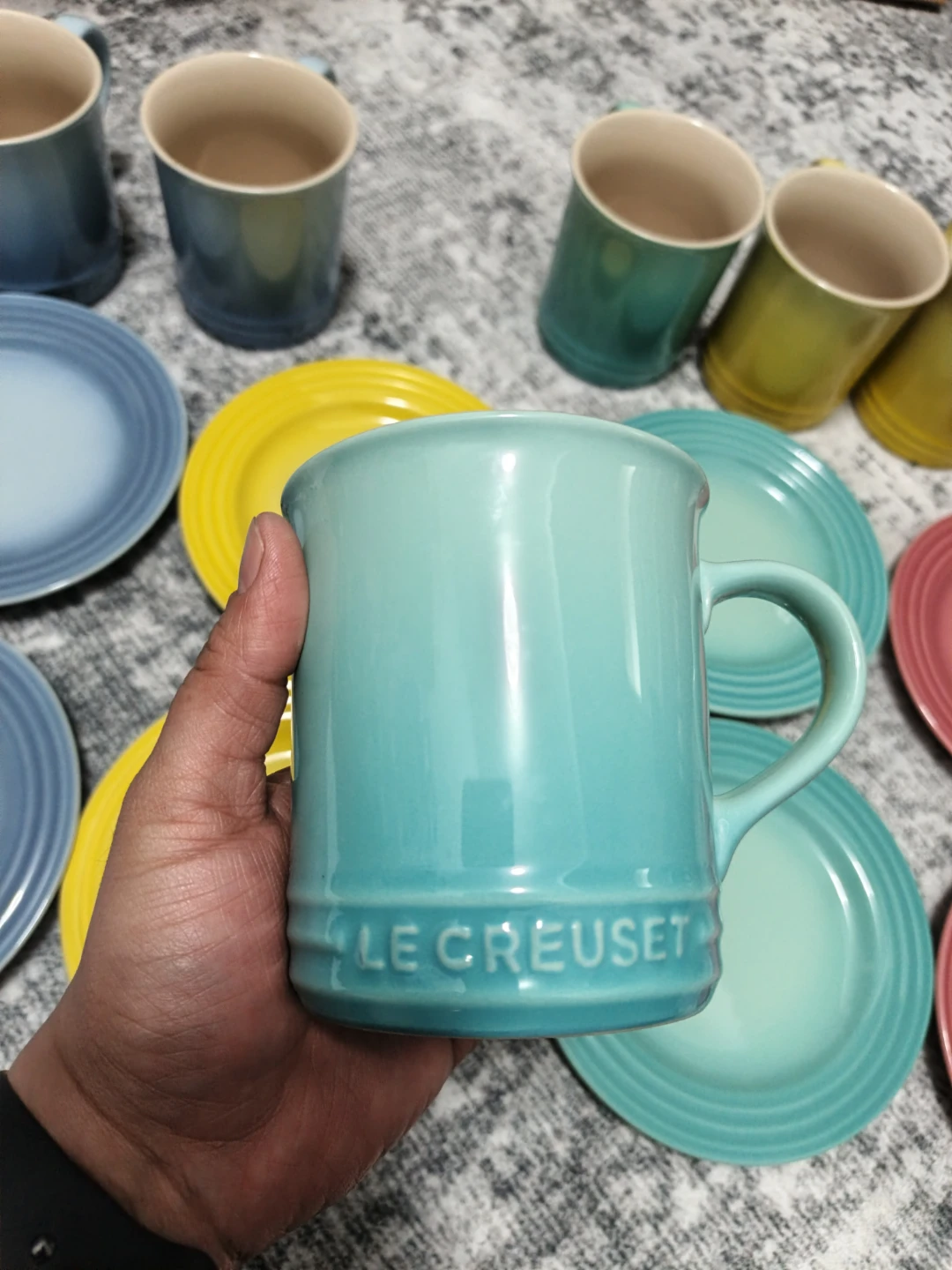 Le Creuset Stoneware Mugs and Plates Set - photo 3