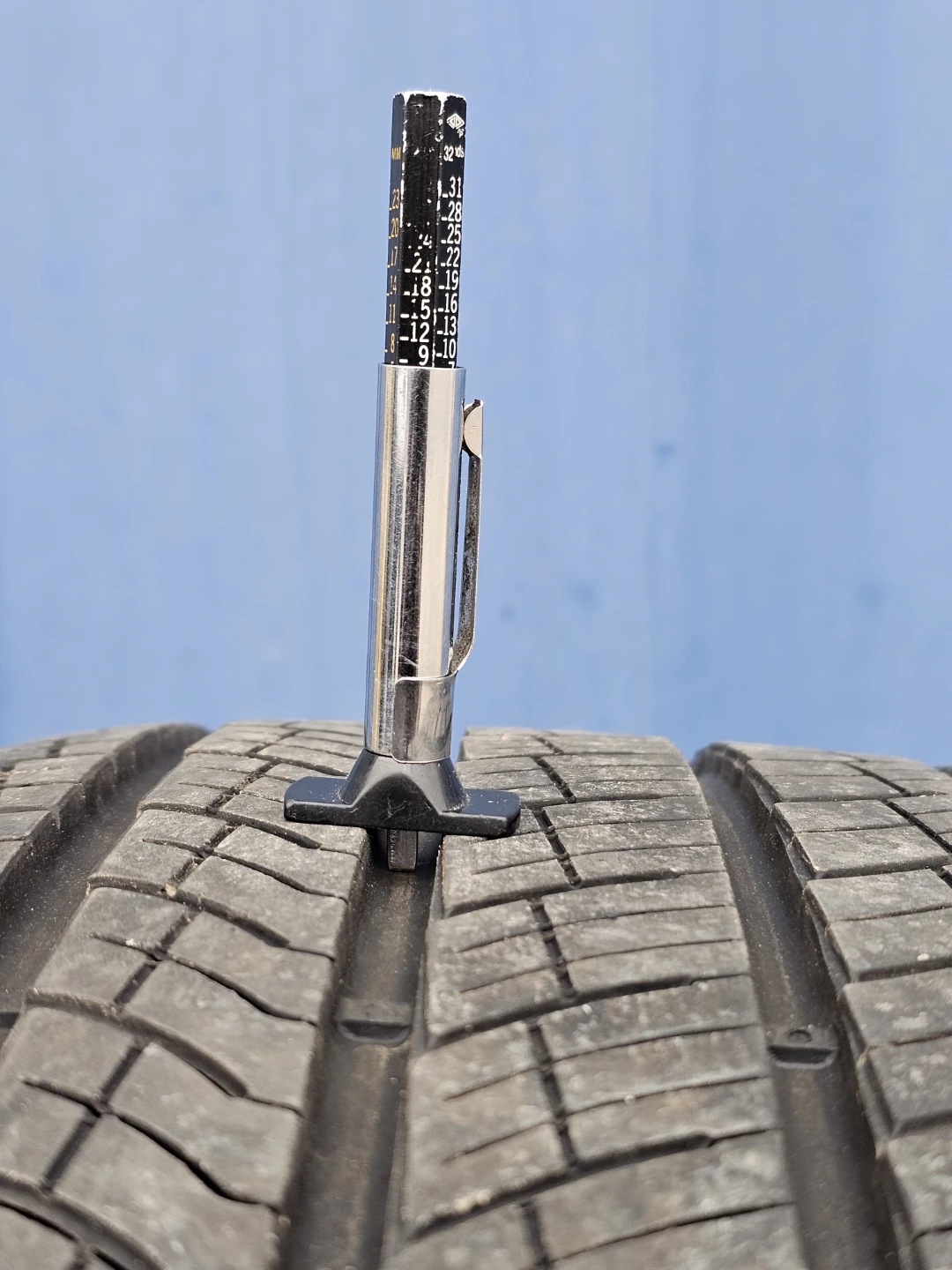 21" RIMS AND ALL SEASON TIRES 245/45 R21 - photo 5