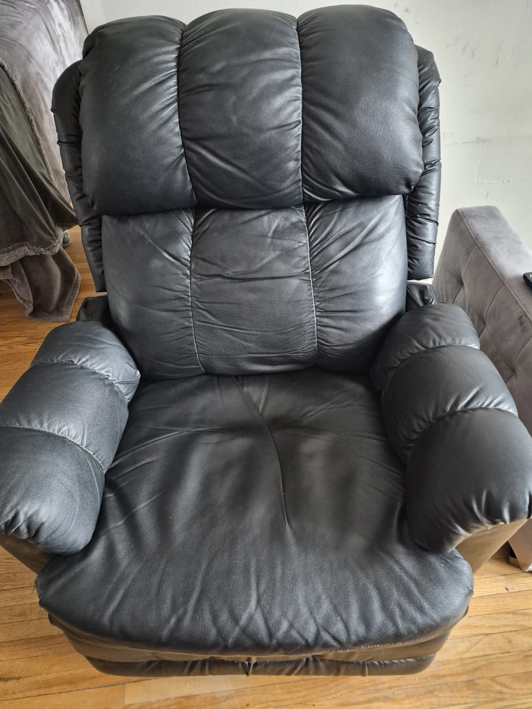 Black faux  Leather Rocker Recliner Chair