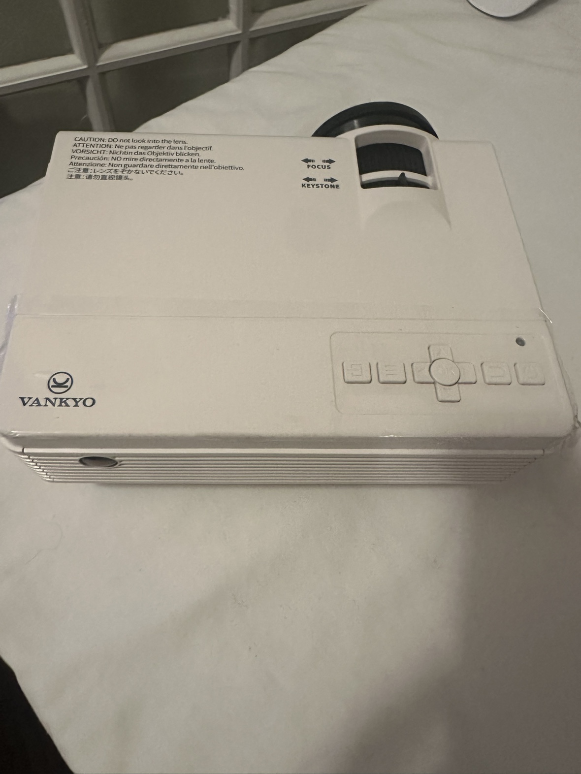 VANKYO Leisure 3 Video Projector, brand new, used once! - photo 2