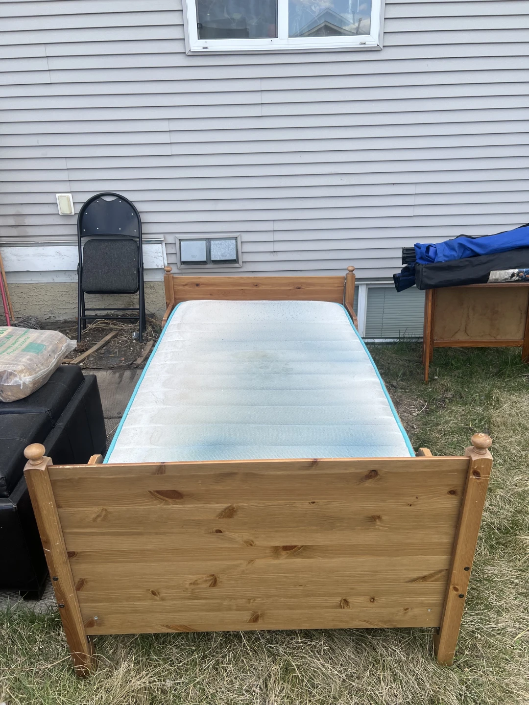 Wooden Twin Bed Frame - photo 3