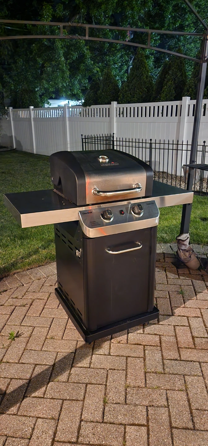 Char-Broil 2-Burner Gas Grill