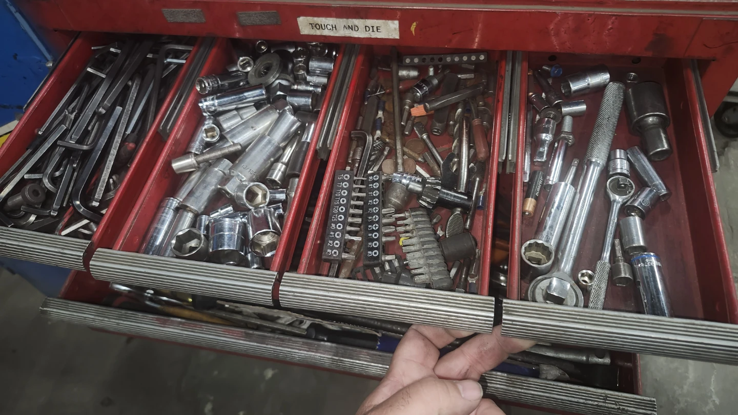 Large Rolling Tool Chest with Various Tools - photo 4