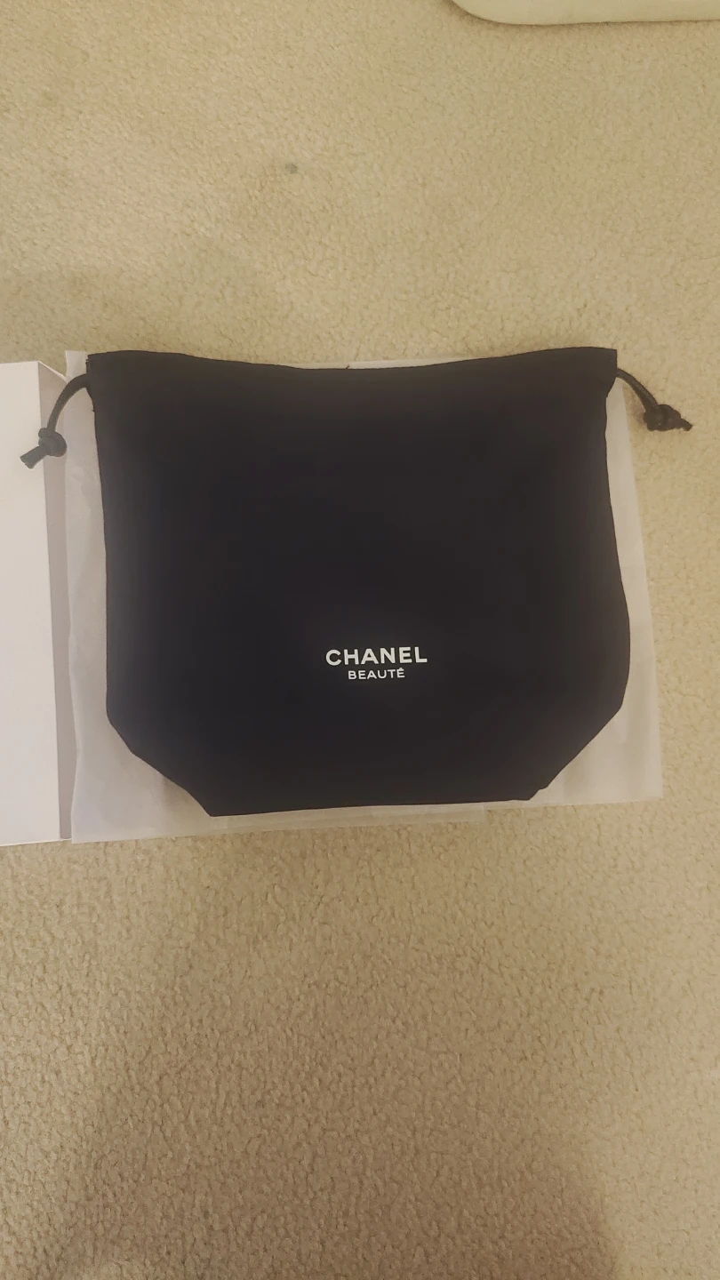 new CHANEL BEAUTÉ Cosmetic Pouch