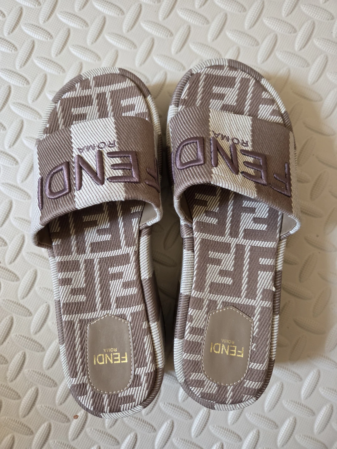 Women sandals