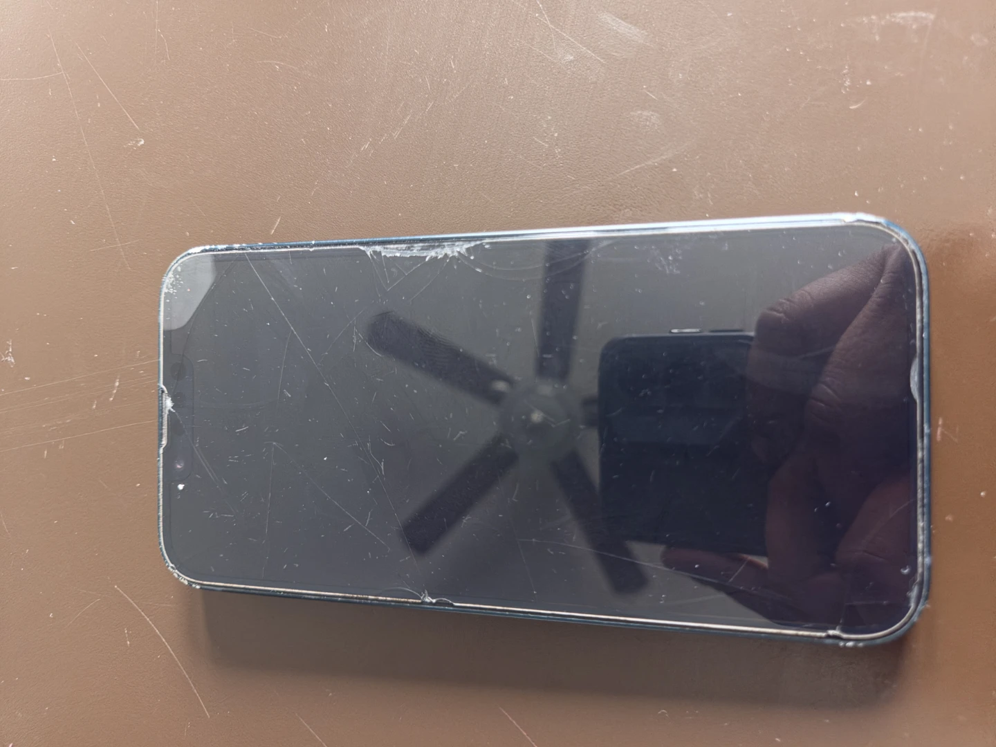 Apple iPhone 14 - Blue (Cracked back) - photo 2